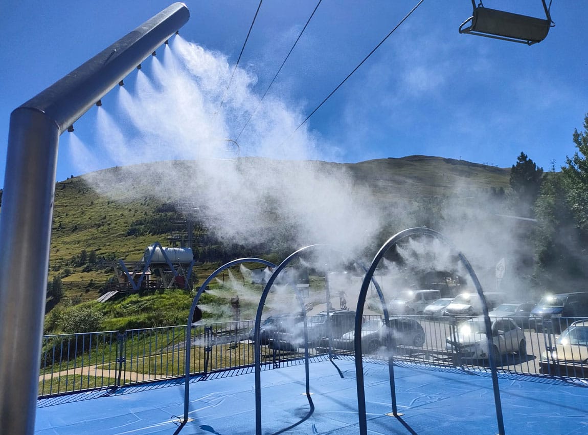 Aqua Event - Installation de brumisation en location pour station de ski estivale location aire de brumisation station de ski été enfants