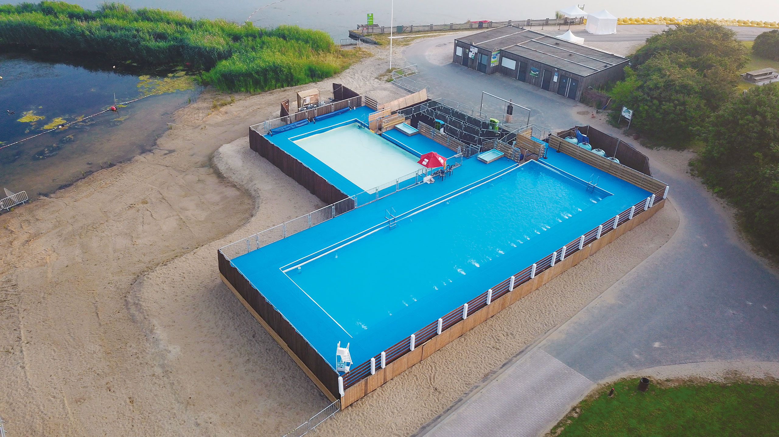 Aqua Event – Installation d’une piscine temporaire et d’une plateforme aqualudique à Armentières piscine temporaire prés du hem armentieres